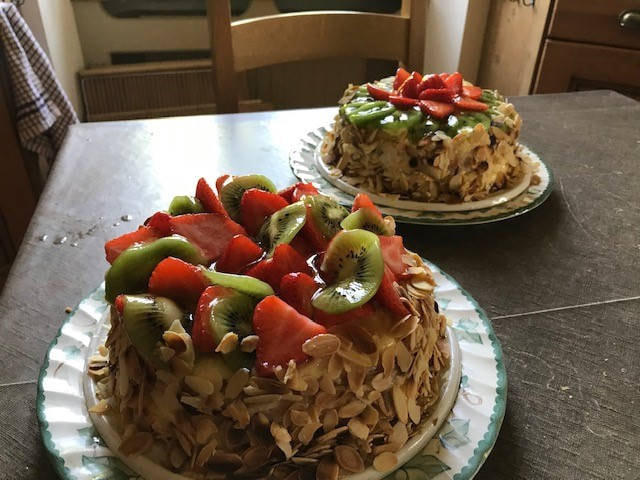 2 cakes made with fresh fruits  like strawberry and kiwi